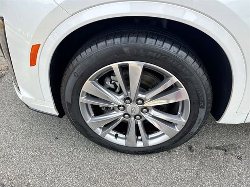 Used 2024 Cadillac XT6 Premium Luxury image 12