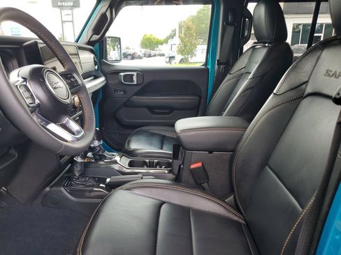 Used 2024 Jeep Wrangler Unlimited Sahara AWD/4WD image 18