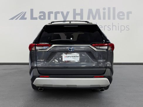 Certified 2020 Toyota RAV4 Limited AWD/4WD image 4