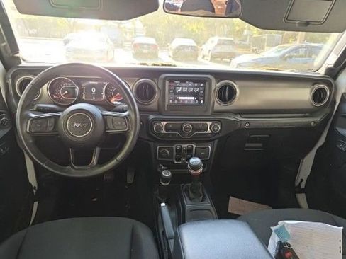 Used 2022 Jeep Wrangler Unlimited Sport image 4