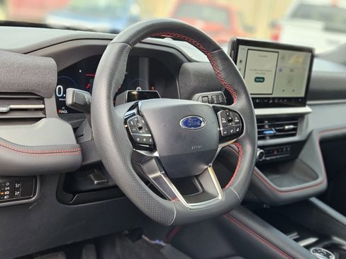 Certified 2025 Ford Explorer ST-Line image 20