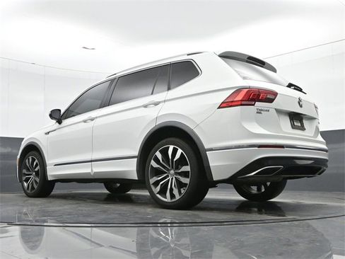Used 2020 Volkswagen Tiguan SEL Premium R-Line image 14