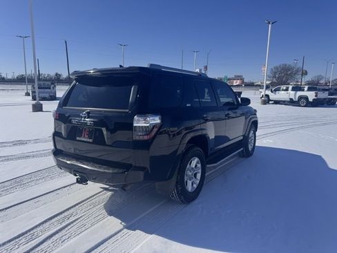 Used 2015 Toyota 4Runner SR5 image 6