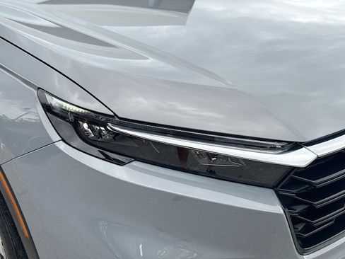 Certified 2025 Honda CR-V LX image 34