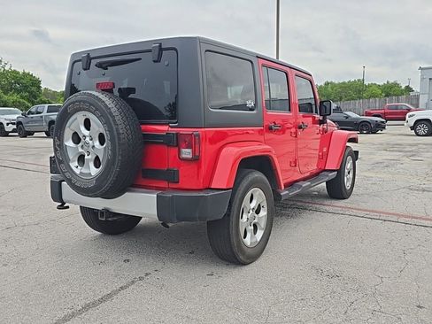 Used 2014 Jeep Wrangler Unlimited Sahara w/ Connectivity Group AWD/4WD image 6