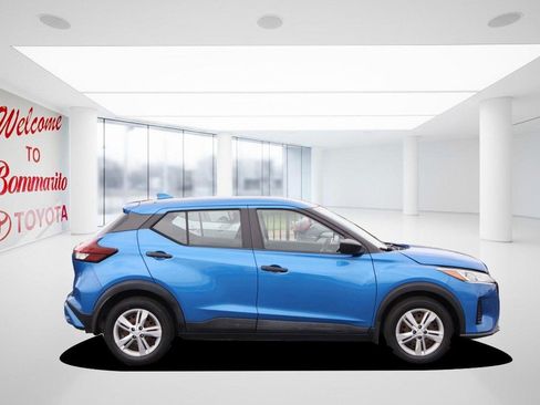 Used 2022 Nissan Kicks S FWD image 5