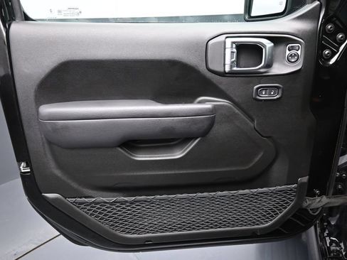 Used 2025 Jeep Gladiator Sport AWD/4WD image 10