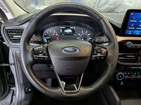 Used 2022 Ford Escape SE w/ Cold Weather Package image 16