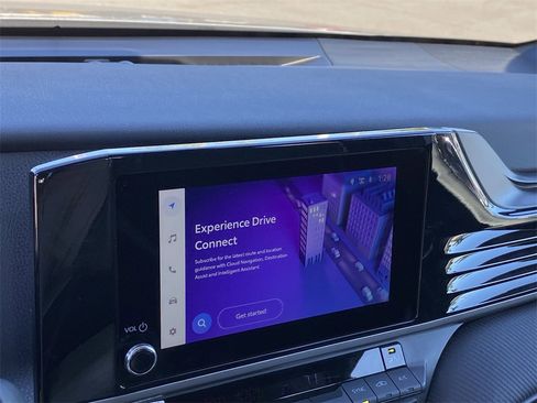 Certified 2025 Toyota Camry SE image 8