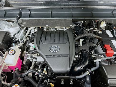 Used 2024 Toyota Highlander LE image 36