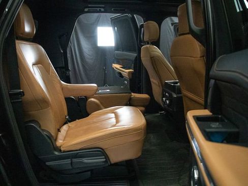 Used 2024 Ford Expedition Max Platinum image 18