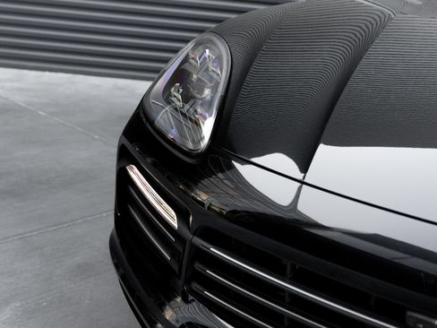 Used 2022 Porsche Cayenne S AWD/4WD image 39