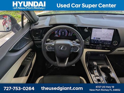 Used 2024 Lexus NX 250 FWD w/ Towing Package (2000 Lbs) image 19