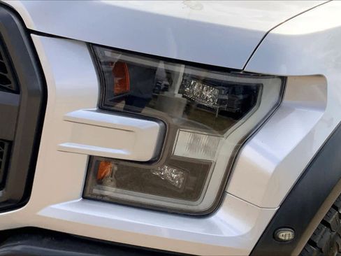 Certified 2019 Ford F150 Raptor w/ Equipment Group 802A Luxury image 27