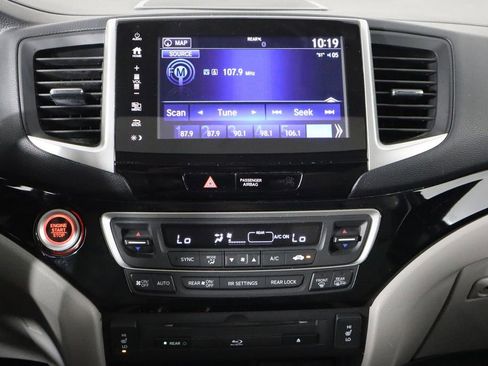 Used 2017 Honda Pilot Touring image 27
