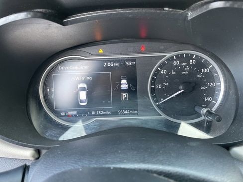 Used 2021 Nissan Versa SV image 29