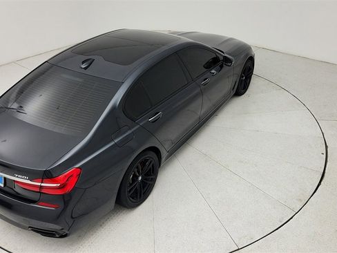 Used 2017 BMW 750i xDrive image 38