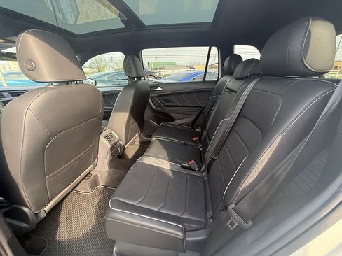 Used 2022 Volkswagen Tiguan SEL R-Line image 19