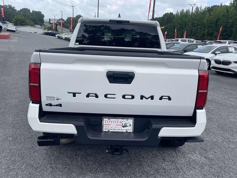 Used 2025 Toyota Tacoma TRD Sport AWD/4WD image 3