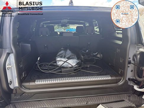 Used 2025 GMC Hummer EV 2X AWD/4WD image 10