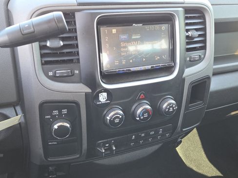 Used 2018 RAM 2500 Tradesman w/ Chrome Appearance Group AWD/4WD image 26