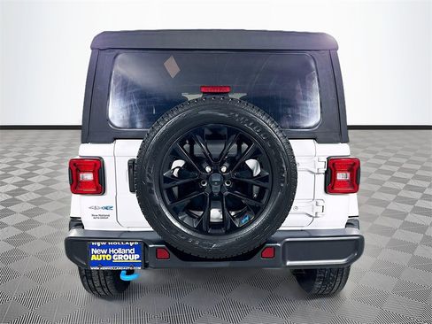 Used 2023 Jeep Wrangler Unlimited Sahara w/ Cold Weather Group image 12