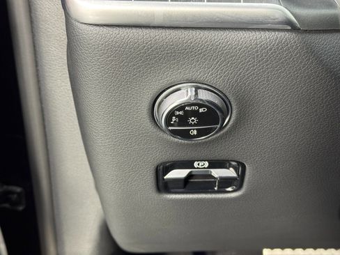 Used 2023 Mercedes-Benz GLC 300 w/ AMG Line image 20