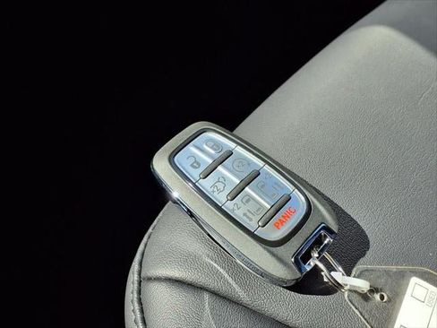 New 2026 Chrysler Pacifica Select FWD image 39