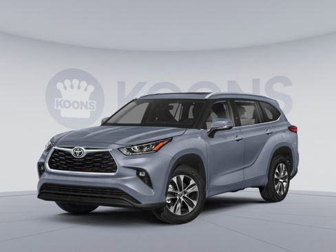 Used 2022 Toyota Highlander XLE AWD/4WD image 1