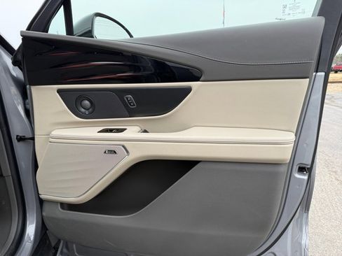 Used 2025 Lincoln Nautilus Premier w/ Equipment Group 102A image 23