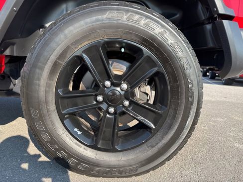 Used 2021 Jeep Wrangler Unlimited Sahara AWD/4WD image 13
