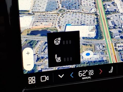 Used 2024 Volvo XC60 B5 Plus image 22