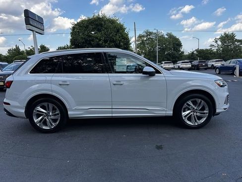 Used 2022 Audi Q7 3.0T Premium Plus w/ Premium Plus Package AWD/4WD image 4