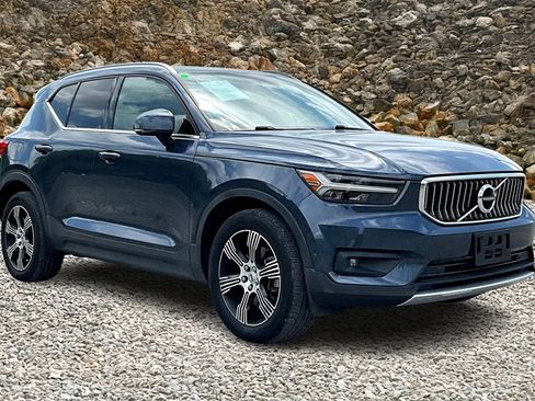 Used 2019 Volvo XC40 T5 Inscription image 11