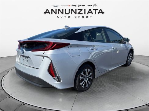 Used 2022 Toyota Prius Prime LE image 5