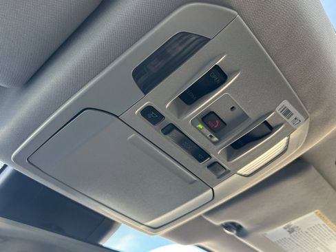 Certified 2025 Toyota Highlander XLE image 24