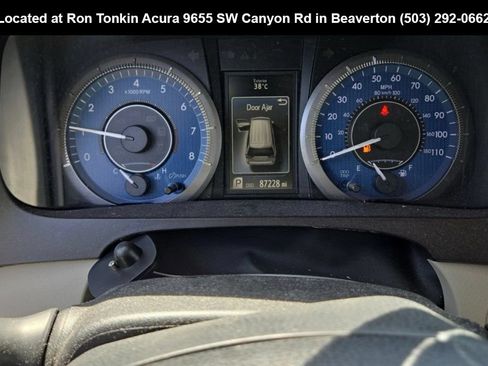 Used 2017 Toyota Sienna XLE FWD image 6