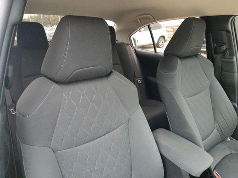 Used 2021 Toyota Corolla LE image 31