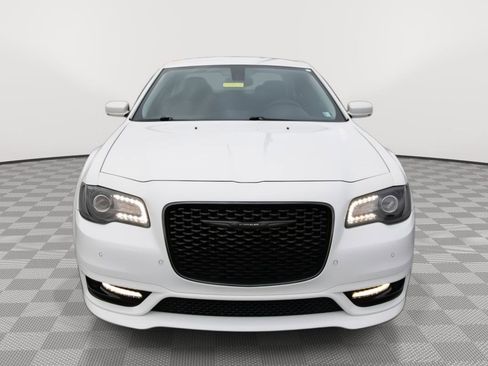Used 2023 Chrysler 300 Touring L image 8