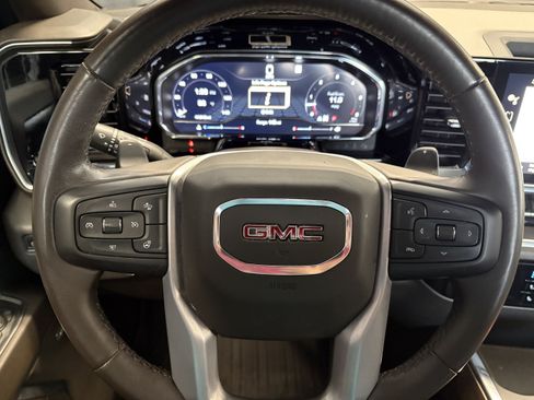 Used 2022 GMC Sierra 1500 SLT w/ SLT Convenience Package AWD/4WD image 24
