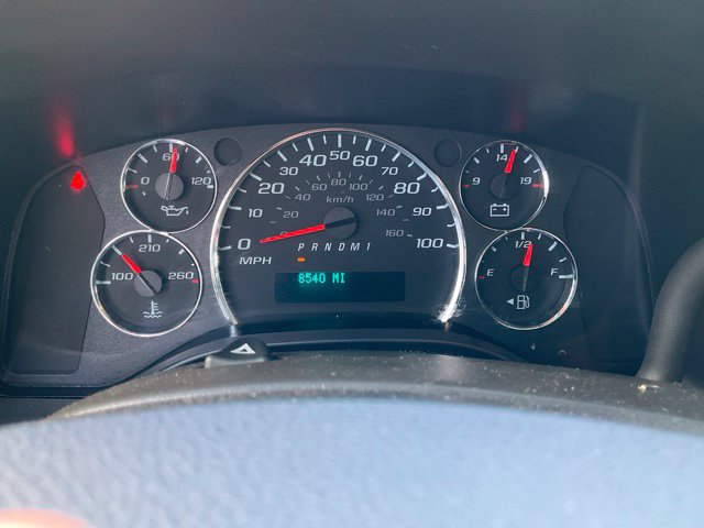 Used 2025 Chevrolet Express 2500 w/ Driver Convenience Package RWD image 8