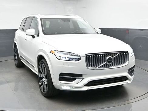 Used 2023 Volvo XC90 B6 Ultimate w/ Protection Package Premier AWD/4WD image 2