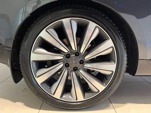 Used 2024 Land Rover Range Rover SV AWD/4WD image 21