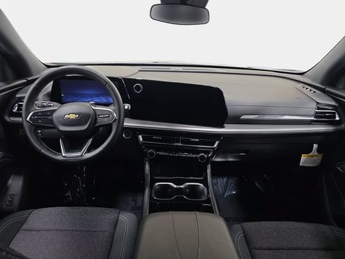 Used 2025 Chevrolet Traverse LT w/ Driver Confidence Package FWD image 10