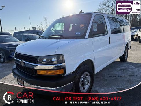 Used 2017 Chevrolet Express 2500 LT w/ LT Preferred Equipment Group image 3