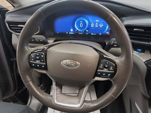Used 2022 Ford Explorer Platinum w/ Equipment Group 601A image 11