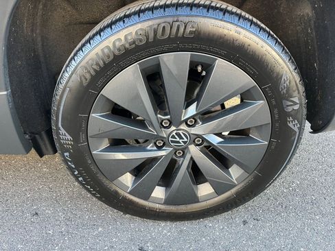 Used 2024 Volkswagen Taos S image 28