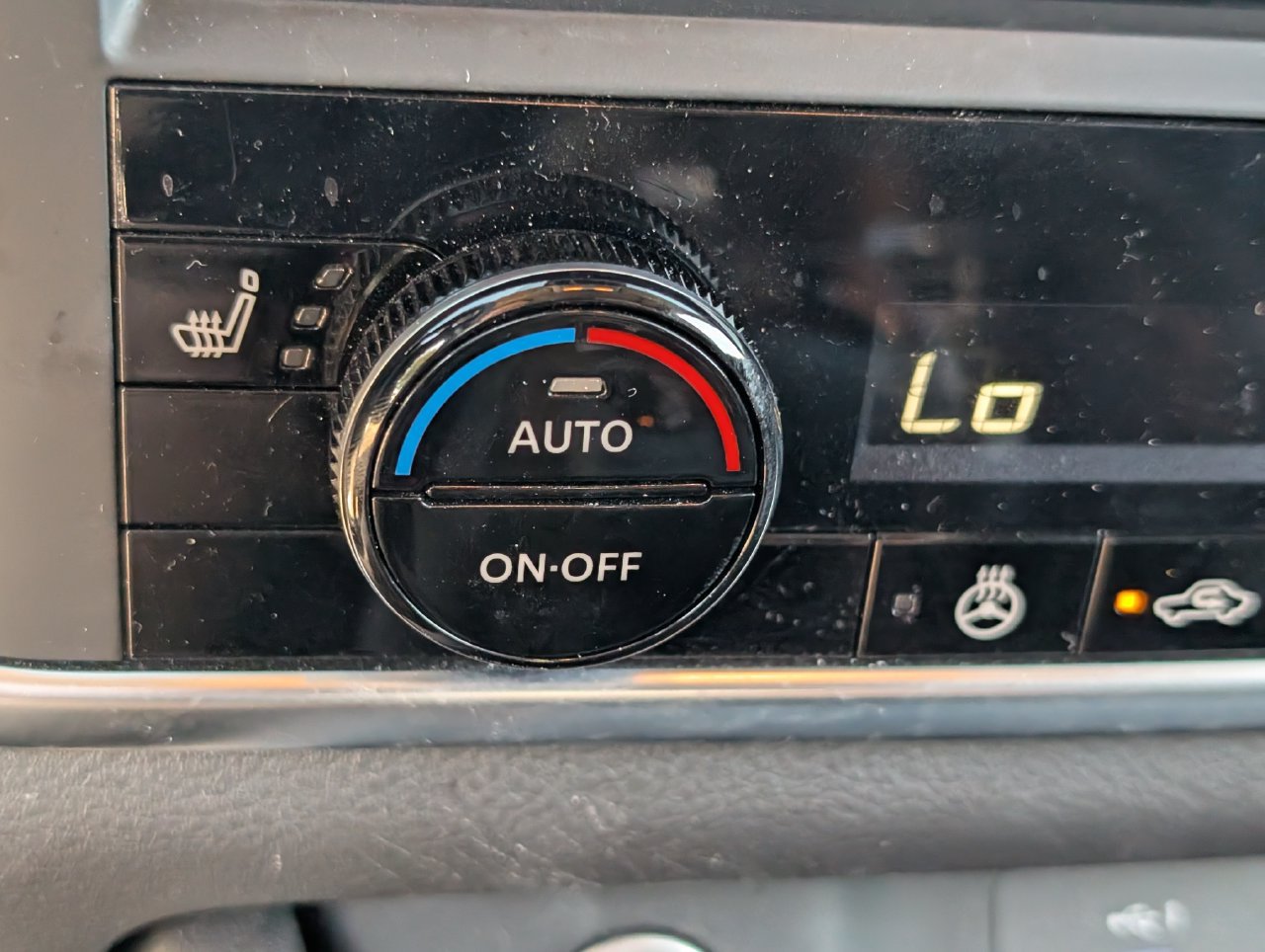 Used 2023 Nissan Rogue SV w/ SV Premium B Package FWD image 18