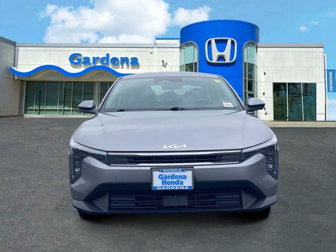 Used 2025 Kia K4 FWD image 2