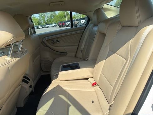 Used 2018 Ford Taurus SEL w/ Equipment Group 201A FWD image 13